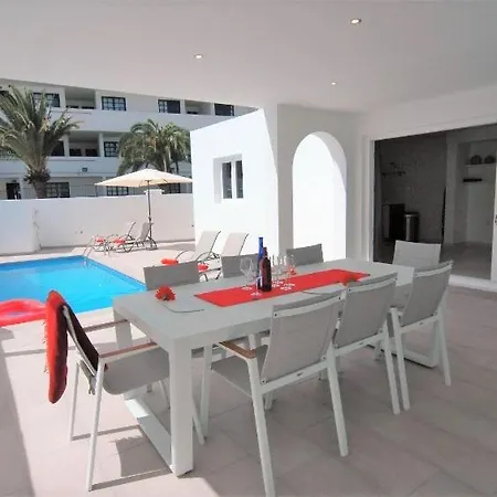 Playa Del Carmen - A Beautiful 4 Bedroom - In The Heart Of Puerto Del Carmen Vila *