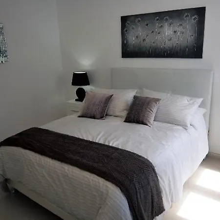 Playa Del Carmen - A Beautiful 4 Bedroom - In The Heart Of Puerto Del Carmen Villa