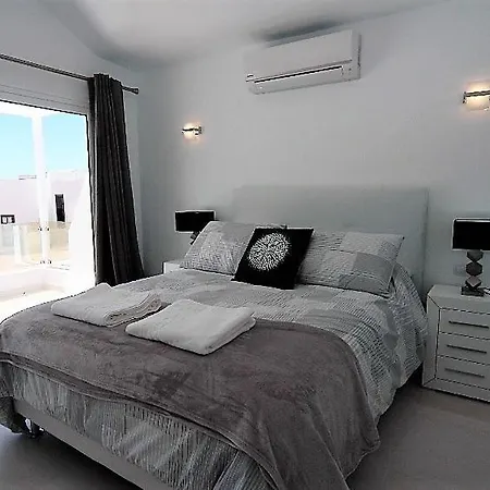 Playa Del Carmen - A Beautiful 4 Bedroom - In The Heart Of Puerto Del Carmen Vila *