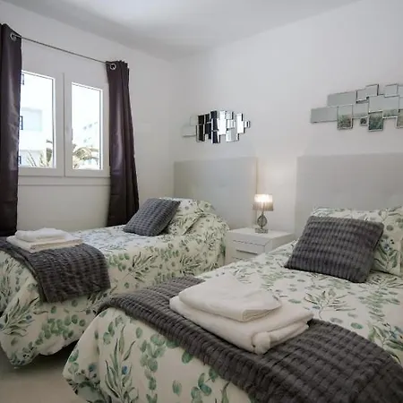 Playa Del Carmen - A Beautiful 4 Bedroom - In The Heart Of Puerto Del Carmen Puerto del Carmen (Lanzarote)