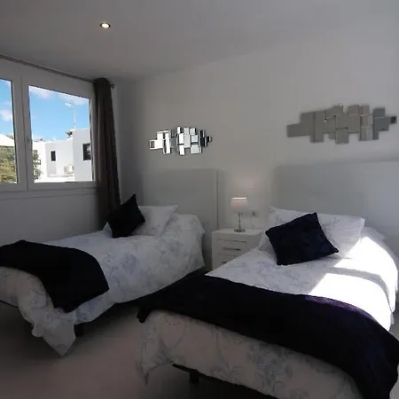 Playa Del Carmen - A Beautiful 4 Bedroom - In The Heart Of Puerto Del Carmen * Puerto del Carmen (Lanzarote)