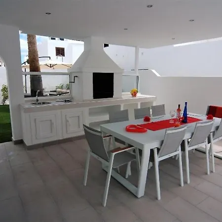 Playa Del Carmen - A Beautiful 4 Bedroom - In The Heart Of Puerto Del Carmen Vila