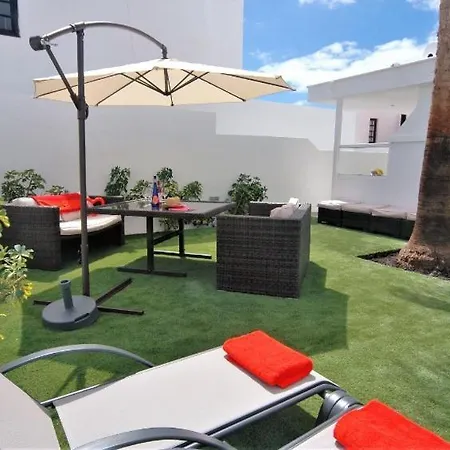 Playa Del Carmen - A Beautiful 4 Bedroom - In The Heart Of Puerto Del Carmen Vila Puerto del Carmen (Lanzarote)