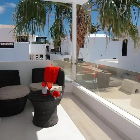 Playa Del Carmen - A Beautiful 4 Bedroom - In The Heart Of Puerto Del Carmen Vila Puerto del Carmen (Lanzarote)